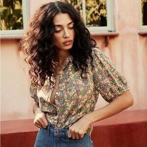 Doen Bel top in Green Valley Floral